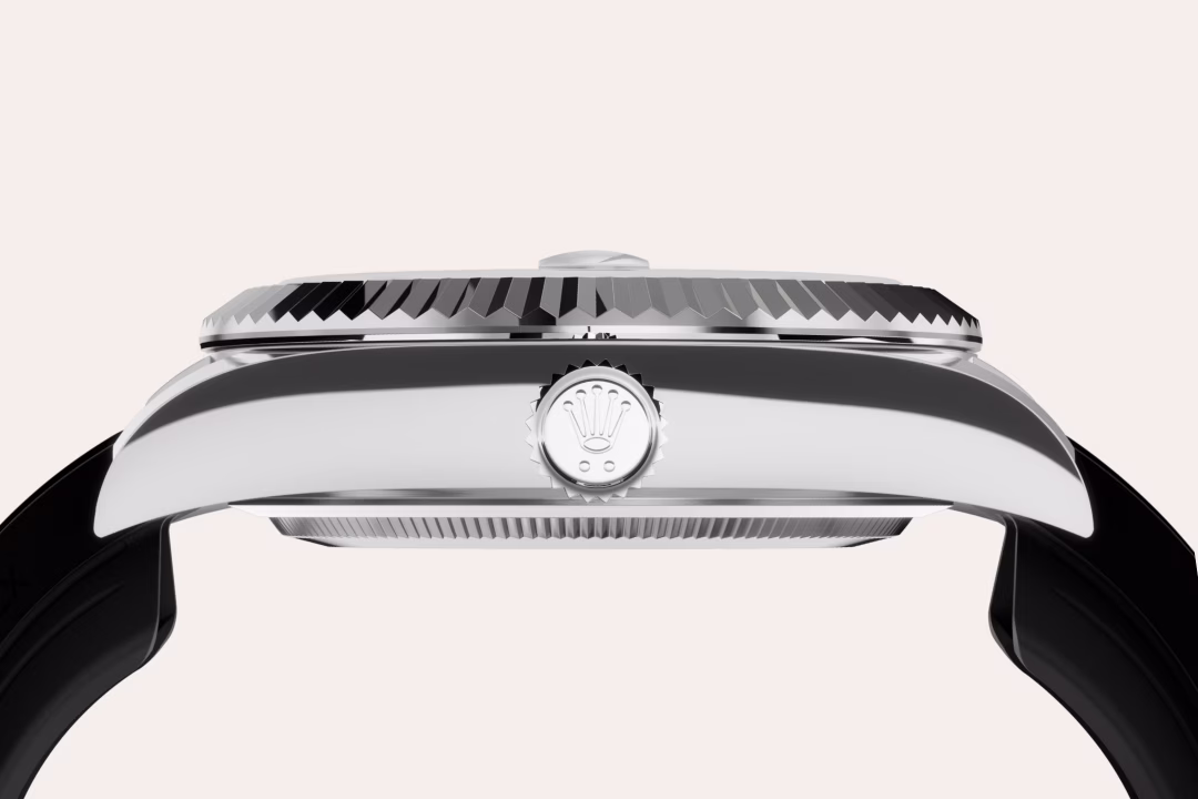 Rolex Sky-Dweller — 18 Karat Weißgold